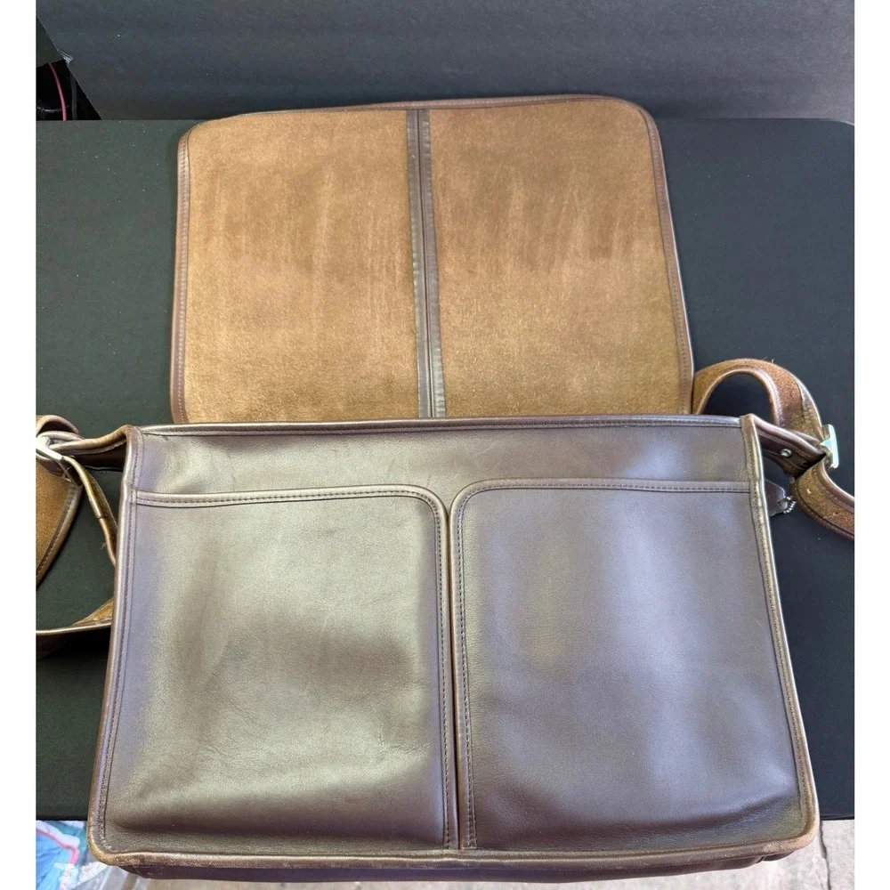Coach 90s minimalism